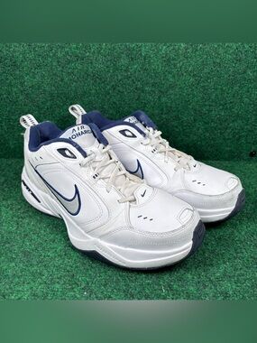 Nike AIR MONARCH IV Men's Walking Shoe Size 12 White Silver